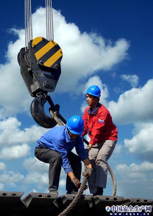 力拔千鈞 邢善良.jpg