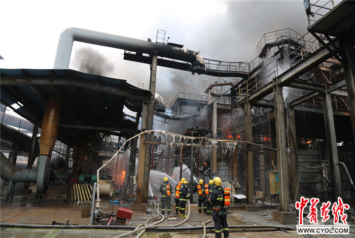 廣西來賓市一冶煉廠洗滌塔突發(fā)大火被成功撲滅