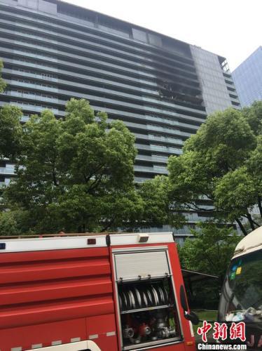 現(xiàn)場(chǎng)過(guò)火圖?！∶贩佳?攝